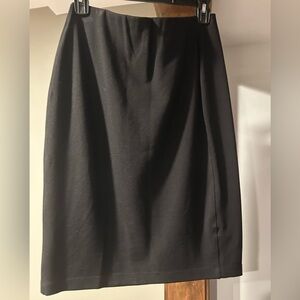 JOE FRESH Black Pencil skirt-Size Medium
Stretchy